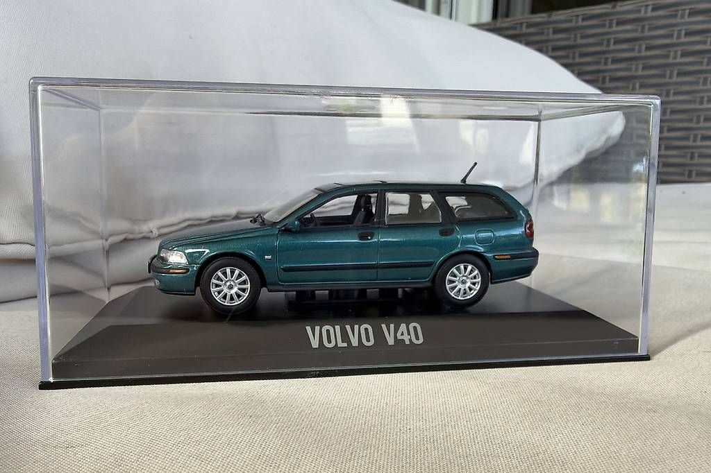 Volvo Modellini d'auto: Volvo V40 1:43 – Usato da Schmitten FR venduto da Sense2190