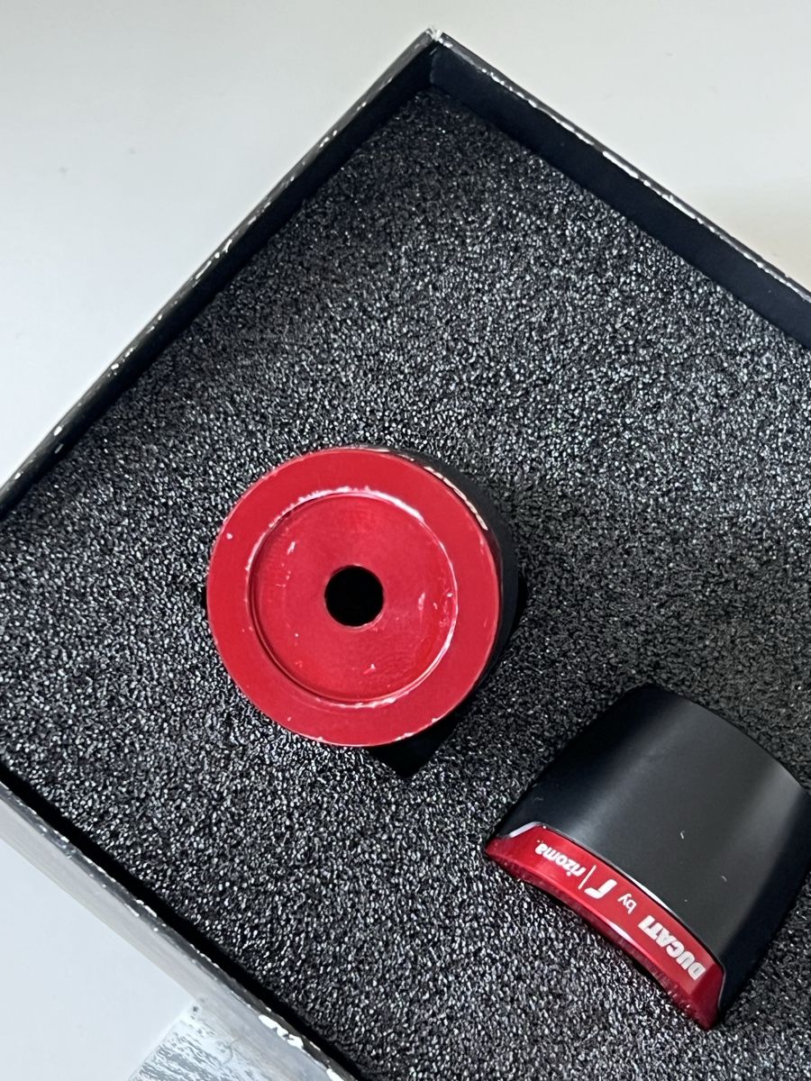 Ducati Altro: Ducati Rizoma Bar-End Weights (Handlebar End Caps) – Nuovo (secondo la descrizione) da Ostermundigen venduto da oma_sk8v 2