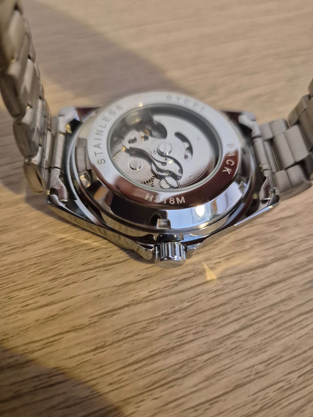 Montres: Automatikuhr silberfarben mit Datum – Neuf avec emballage d'origine à Zürich par zah_967f 3