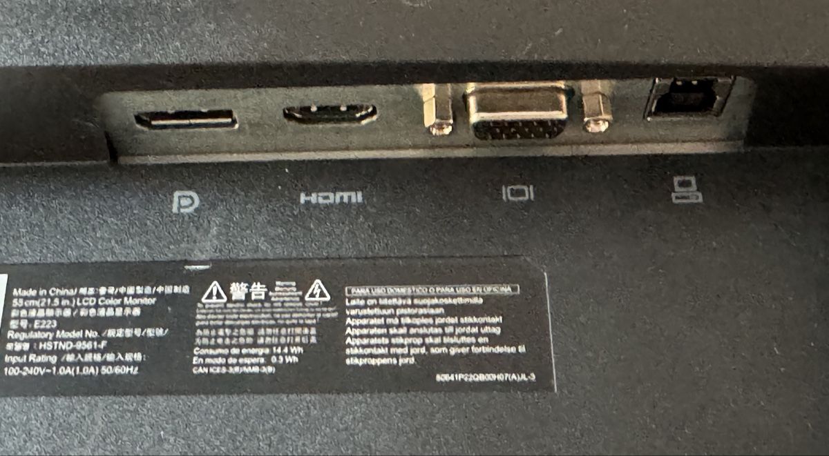 Hewlett Packard Monitor: 2 Bildschirme / Monitore 55,5 cm – Usato da Emmenbrücke venduto da Herzog07 5