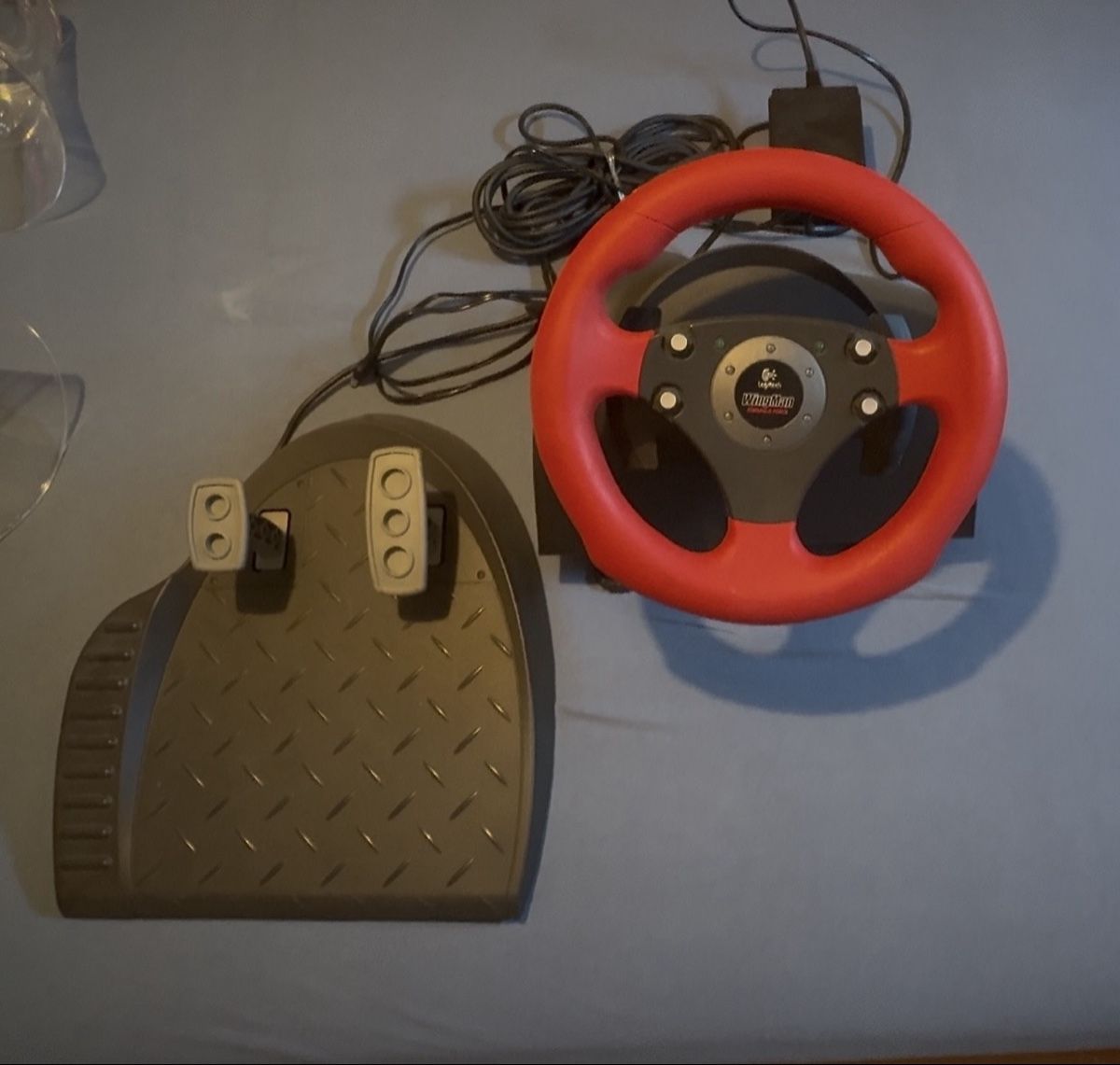 Logitech Console: Logitech Racespielkonsole – Usato da Wangen b. Olten venduto da Dasding