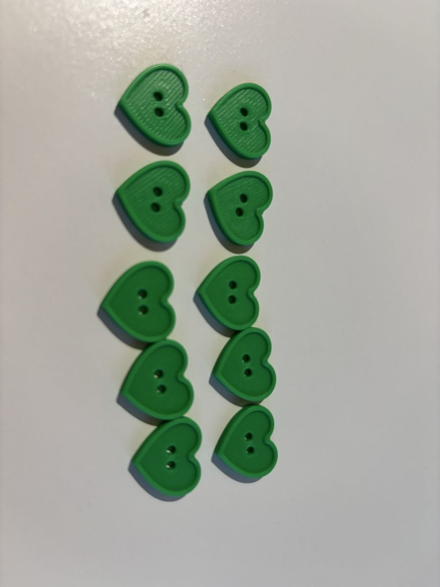 Bottoni: 10 x Green Heart Buttons – Nuovo (secondo la descrizione) da Rüti ZH venduto da lau_5yjf 2