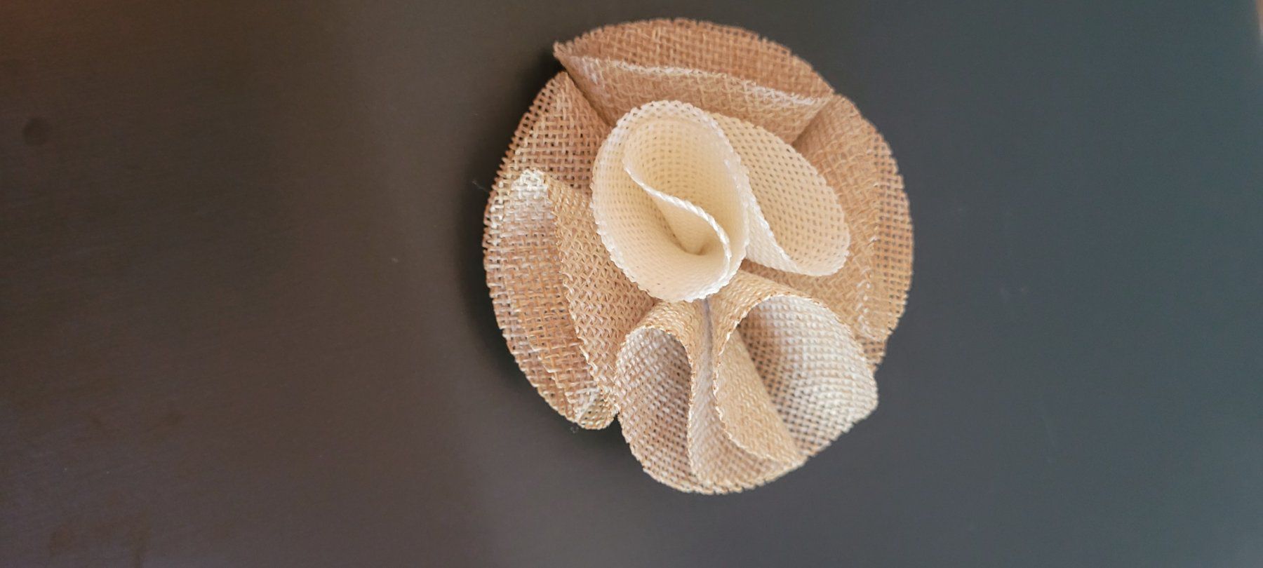 Broschen & Nadeln: Blumenbroche aus Stoff – Neu (gemäss Beschreibung) aus Hondrich von Ebro01
