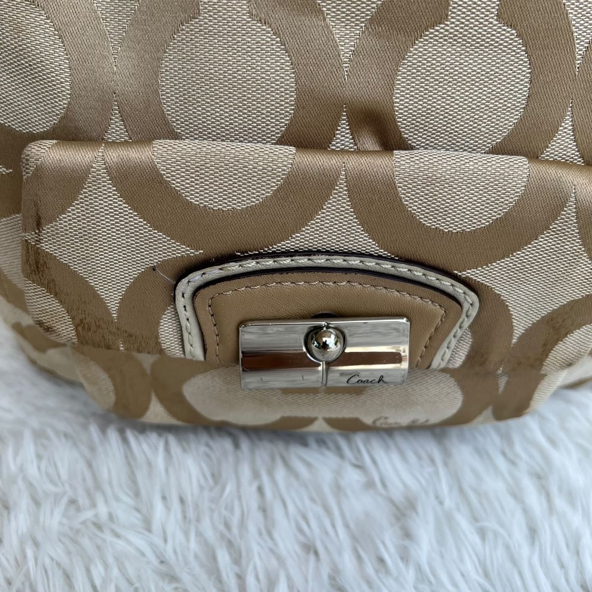 Coach Taschen für Damen: Coach Handtasche Monogramm Beige mittel gross – Gebraucht aus Eggenwil von CNSRVINTAGE 3