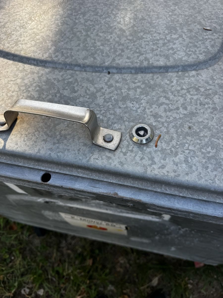 Korpus: Grosser Metall Container mit Rollen gebraucht – Gebraucht aus Dietlikon von admin77 6