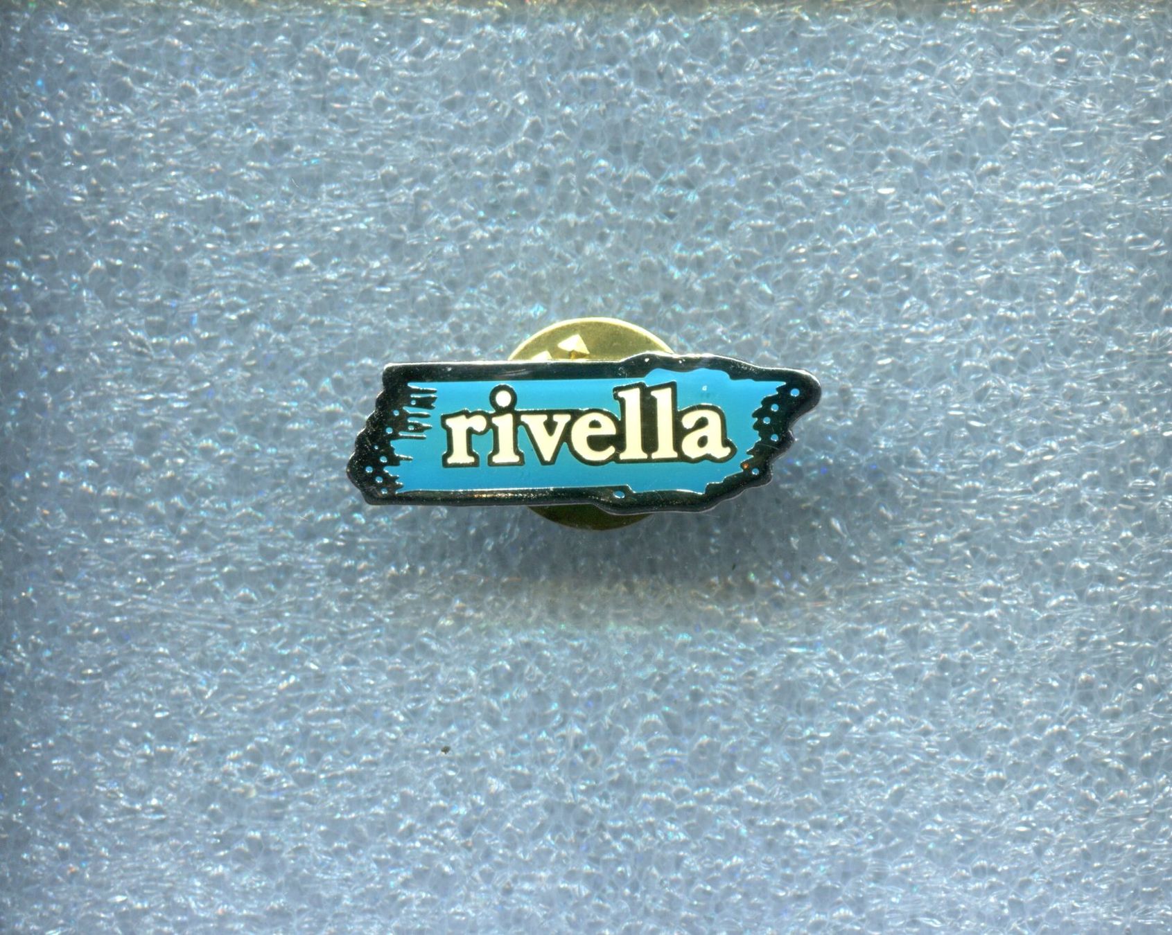 Placchette & Badge: rivella  BLAU – Usato da Winterthur venduto da Sammleroase