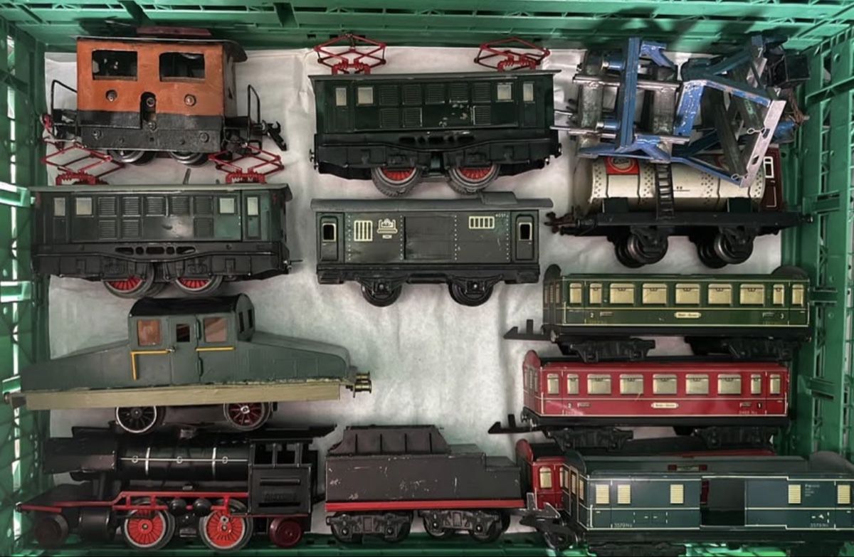 Modelleisenbahnen: Spur 0 Loks und Wagen ab 599.- – Gebraucht aus Sennwald von HARO-Import