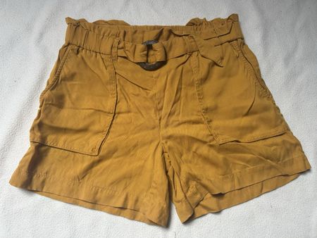 Sommer Shorts in Senfgelb von C&A, Grösse 36 