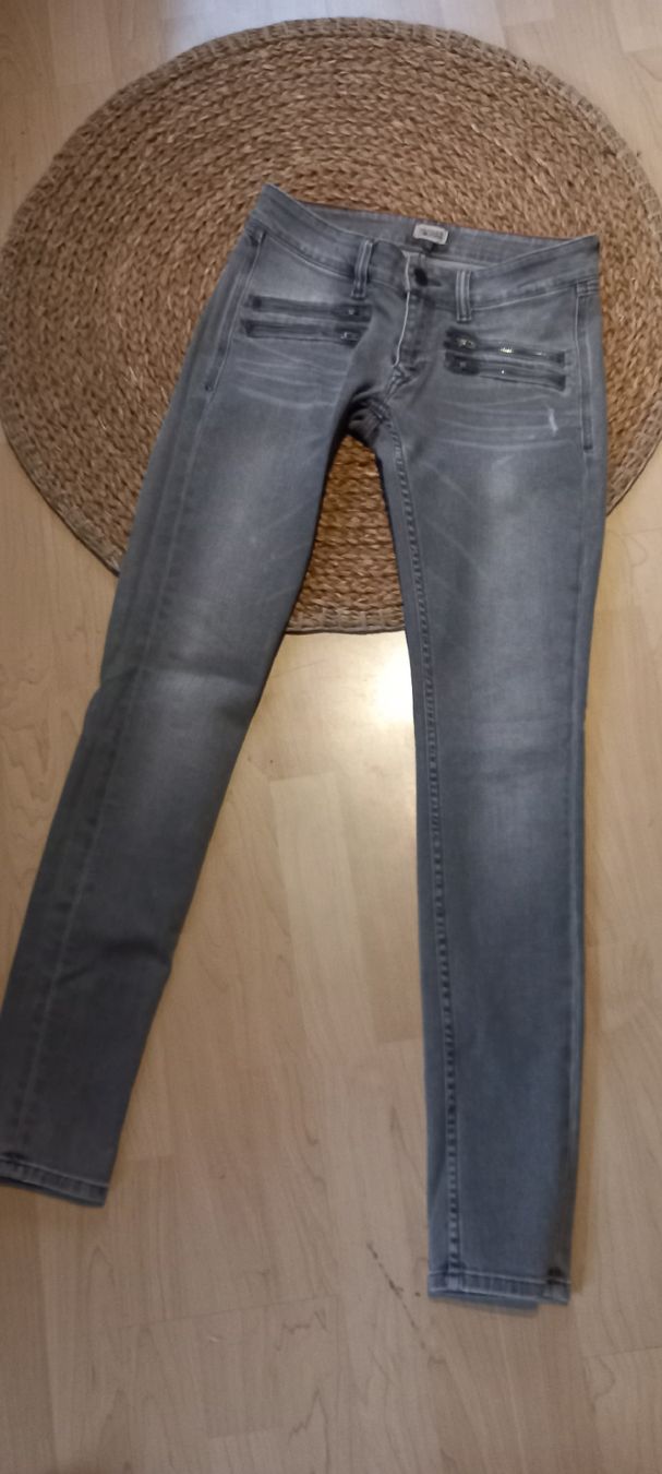 Tommy Hilfiger Jeans: Hilfiger Denim Gr. 27/32 used look – Nuovo (secondo la descrizione) da Rebstein venduto da bestforyou 2