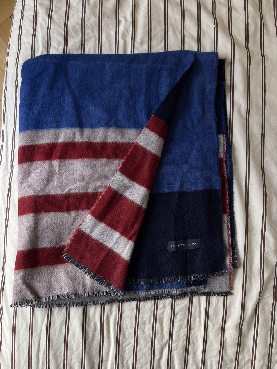 Tommy Hilfiger Foulard & Sciarpe: Tommy Hilfiger Schal Rot/Blau – Nuovo (secondo la descrizione) da Zürich venduto da flo_8x2x