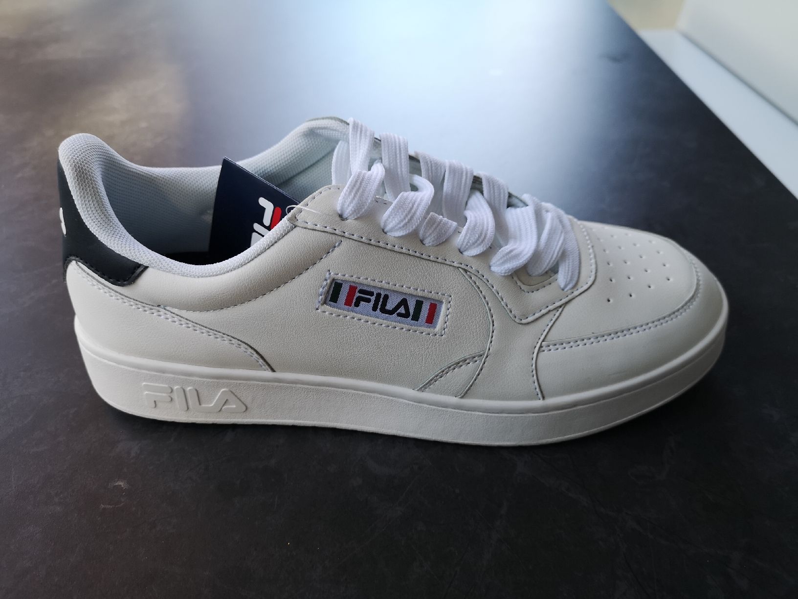 Chaussures hommes: FILA Sneaker weiss Grösse 42 – Neuf (Voir description) à Herisau par Leonie66 1