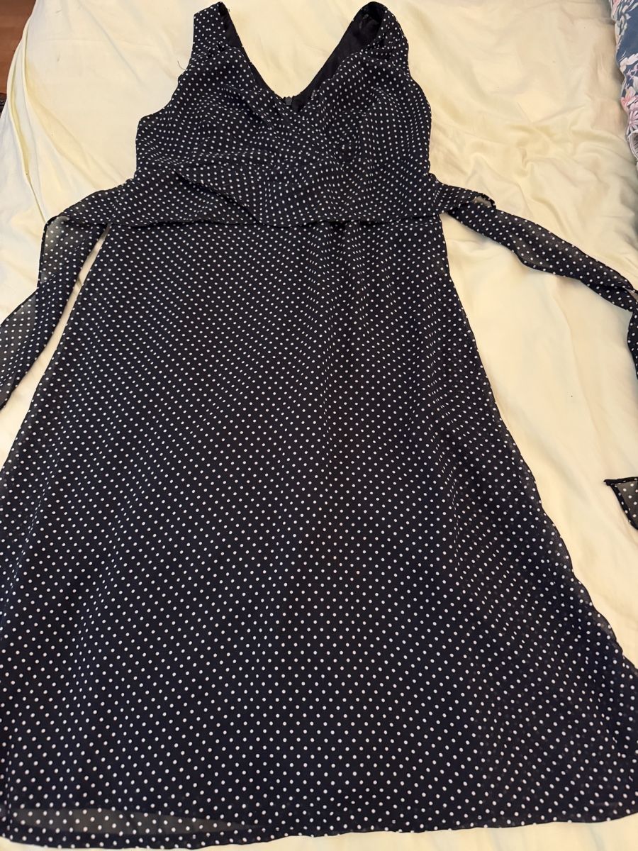 Kleider: Sinequanone Paris kleid – Gebraucht aus Basel von sch_9g6x