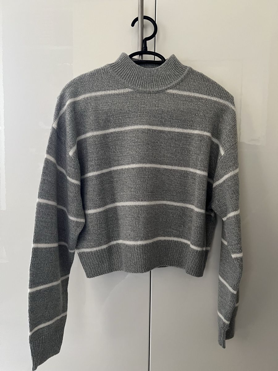 H&M Pullover & Sweatshirts: Grauer Pullover mit Streifen – Gebraucht aus Dietikon von Mischi2167