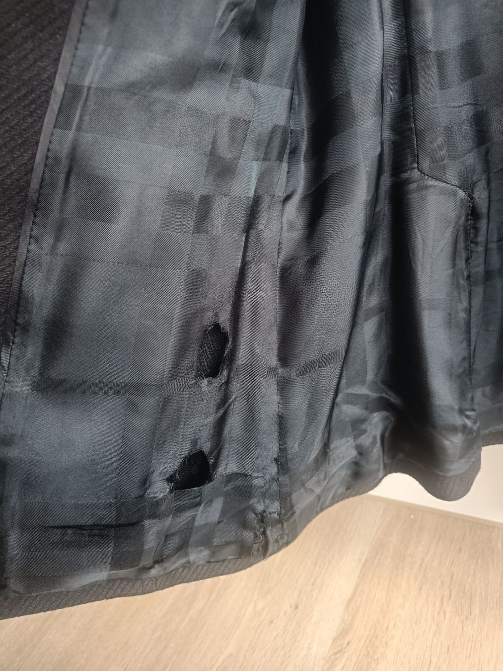 Burberry Jacken: Burberry Damenjacke in Schwarz – Gebraucht aus Emmen von kat_q67m 2