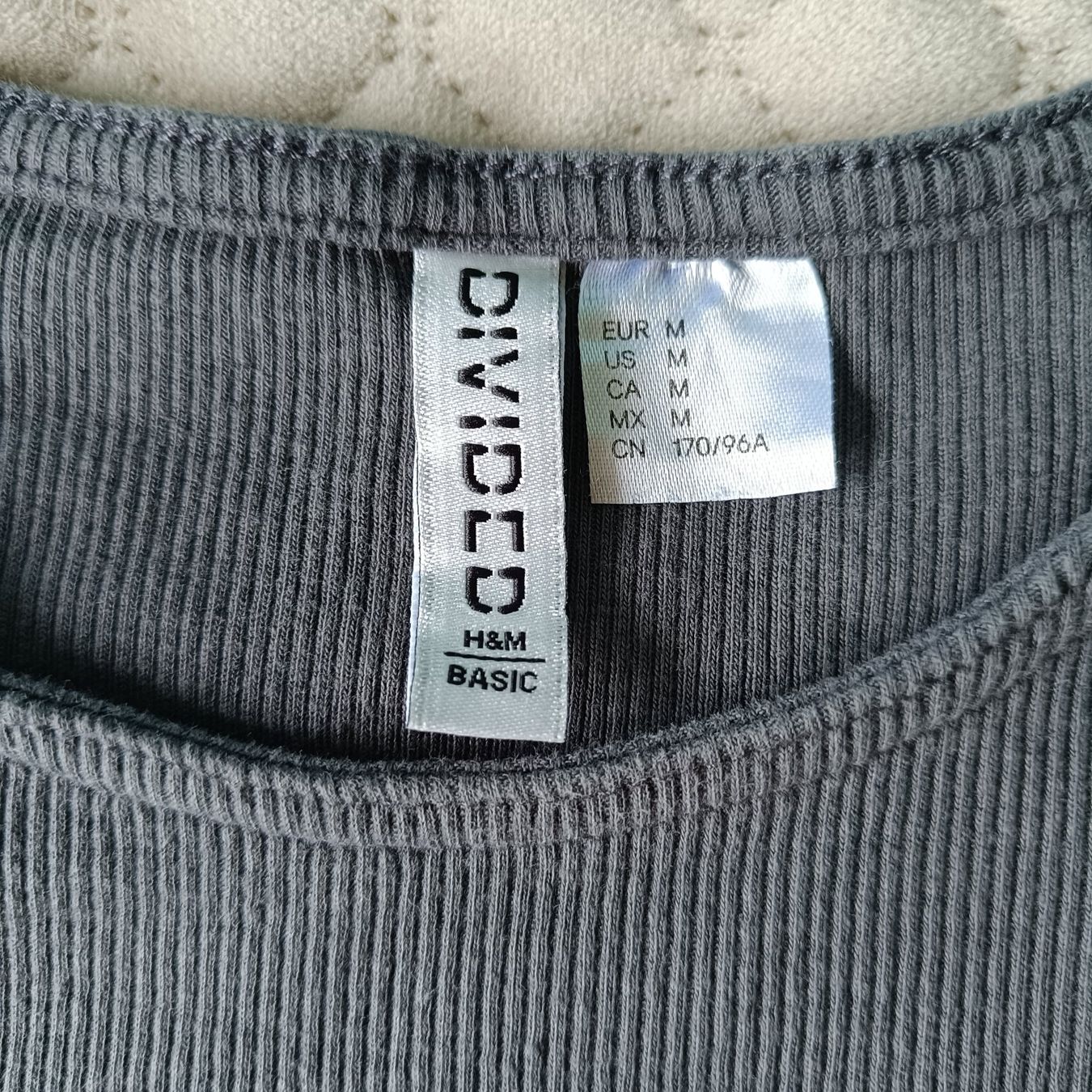 H&M T-shirt: Ribbed Longsleeve – Usato da Pfäffikon sz venduto da Suim 1
