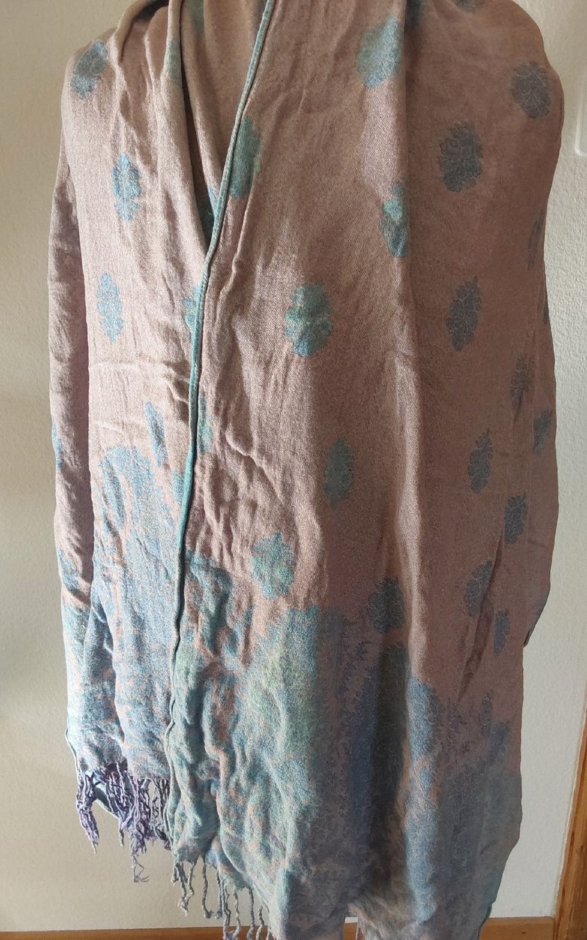 Foulards & écharpes: Schal mit Wolle hellblau – D'occasion à Köniz par scopello12 3