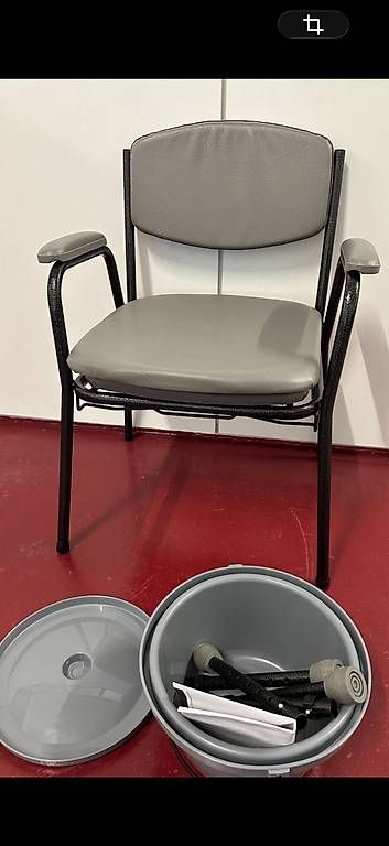 Stühle: Toilettenstuhl TS-130 – Gebraucht aus Zürich von Peyracket
