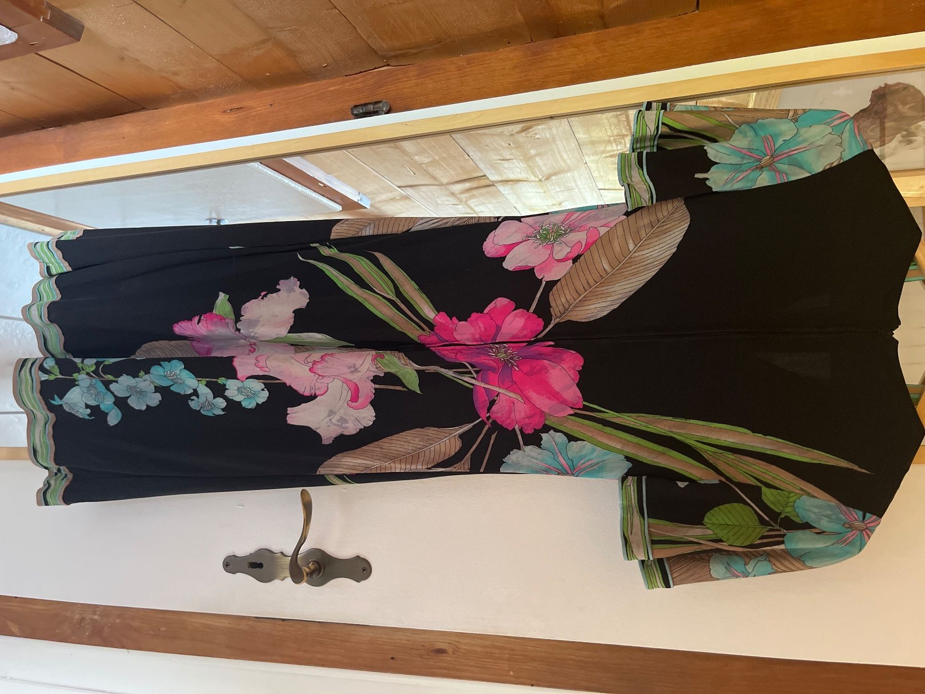 Vestiti: LEONARD Silk  floral pattern black pink blue – Usato da Leysin venduto da cecilegadd 3