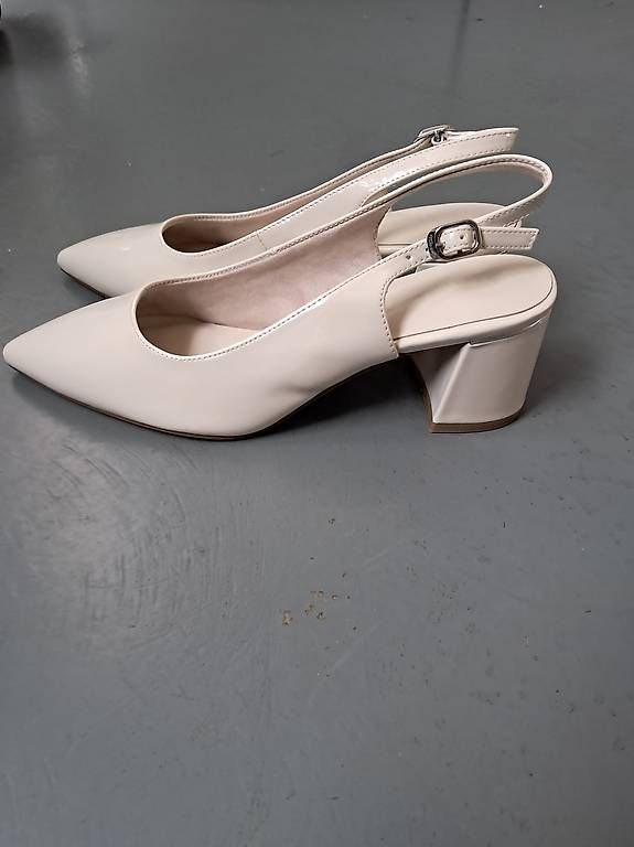 Damenschuhe: Neue Tamaris Schuhe, Grösse 40 – Gebraucht aus Basel von len_t965