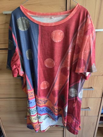 Grosse Grösse farbenfrohes Long Tunikenshirt Ca Gr 50/52 Neu