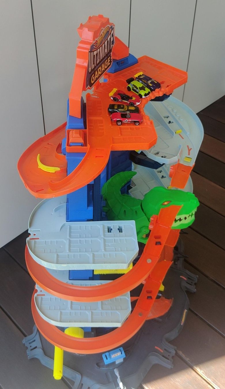 Hot Wheels Jouets: Hot Wheels Parkgarage mit T-Rex-Angriff – D'occasion à Dietikon par mic_5rjw 4
