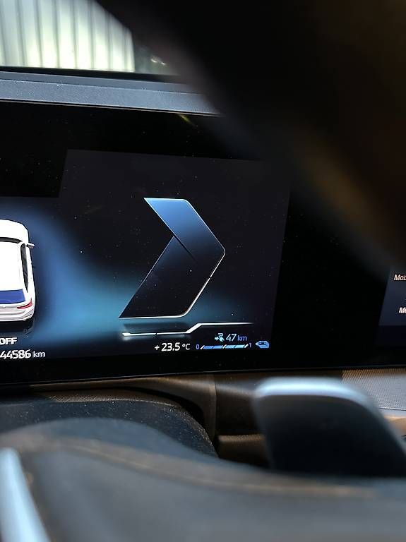 Automobili: BMW 330e x DriveTouring Steptronic – Usato da Möhlin venduto da Arjunan 4