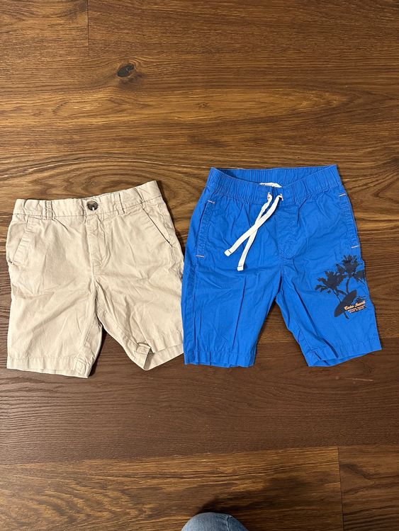 Pantalons: 2 Shorts Grösse 116 – D'occasion à Brunnen par annitime