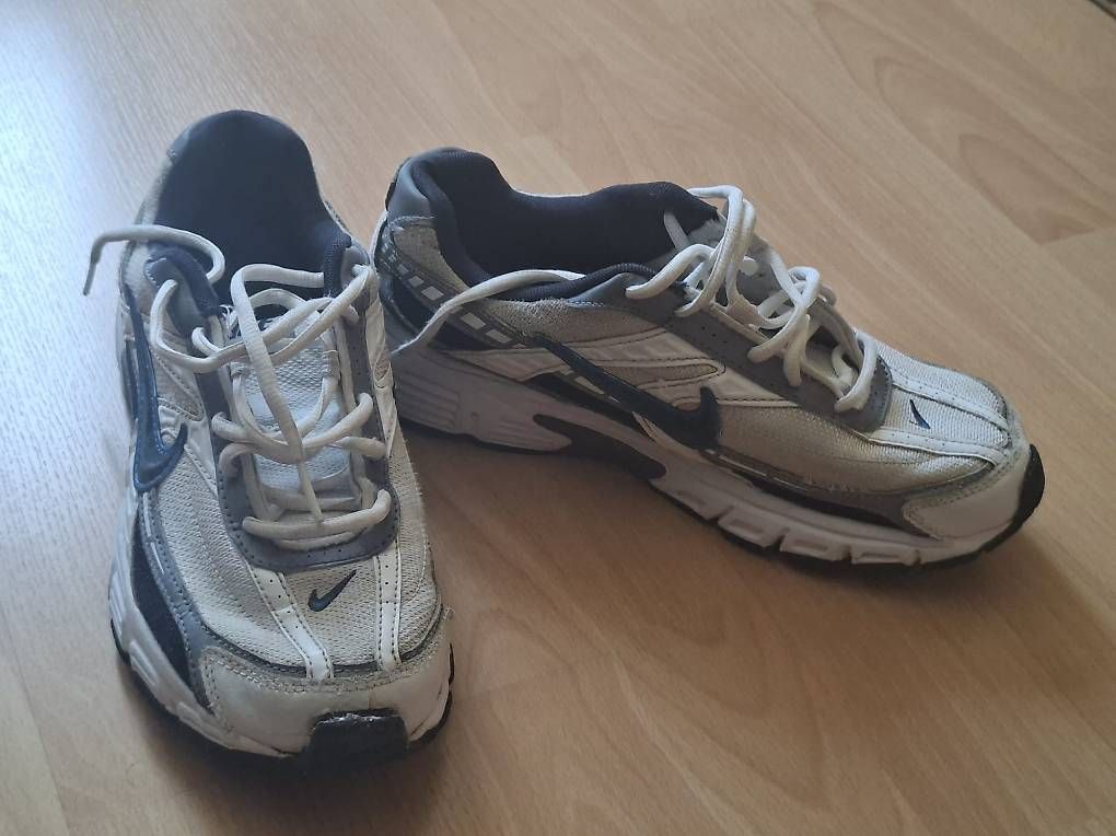 Nike Scarpe da uomo: Nike initiatior – Usato da Villarepos venduto da luc_s8cl
