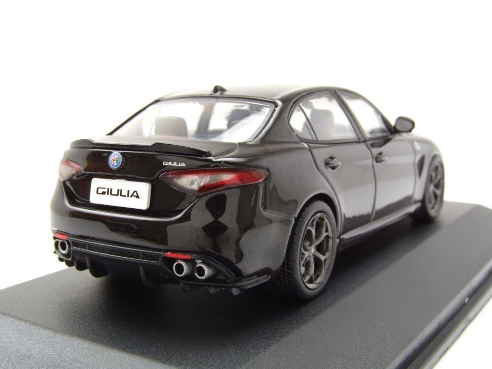 Alfa Romeo Modellini d'auto: Alfa Romeo Giulia Quadrifoglio – Nuovo e nell'imballaggio originale da Flawil venduto da Imperiosud 2