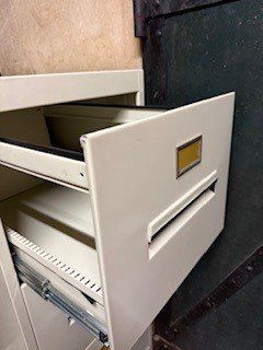 Armadi: Armoire métallique à 4 tiroirs – Usato da Fribourg venduto da dryc-1700 3