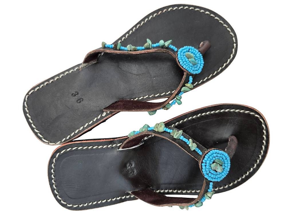 Scarpe da donna: Handgemachte Leder-Sandalen - Türkis mit Steinen 36 – Nuovo e nell'imballaggio originale da Brione s. Minusio venduto da Littleninja