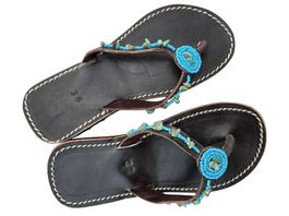 Handgemachte Leder-Sandalen - Türkis mit Steinen 36 🔥 50%