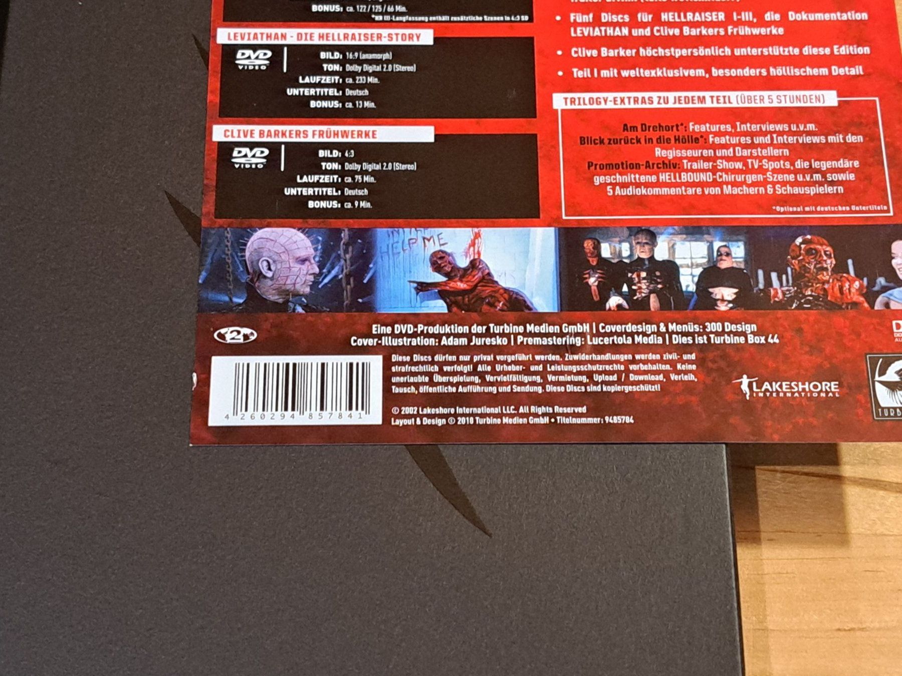 Tutti i DVDs: Clive Barker's HELLRAISER Trilogy, Boxset mit 5 Discs, UNCUT – Nuovo (secondo la descrizione) da Unterseen venduto da Kanica 5