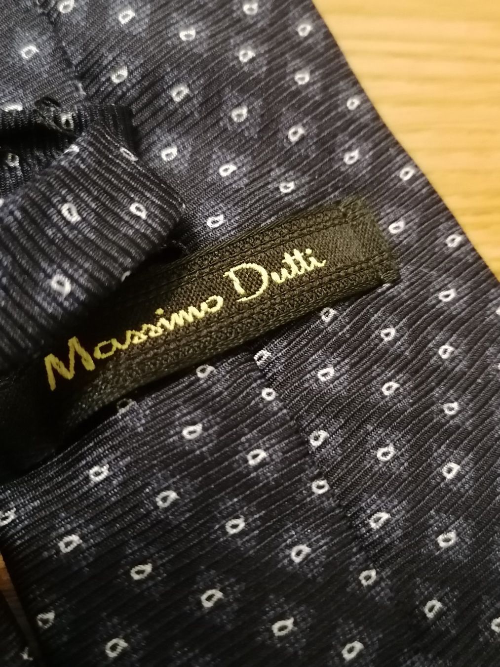 Cravatte: Massimo Dutti Krawatte 100% Seide - Nr.133 – Usato da Basel venduto da vintagecollector 2
