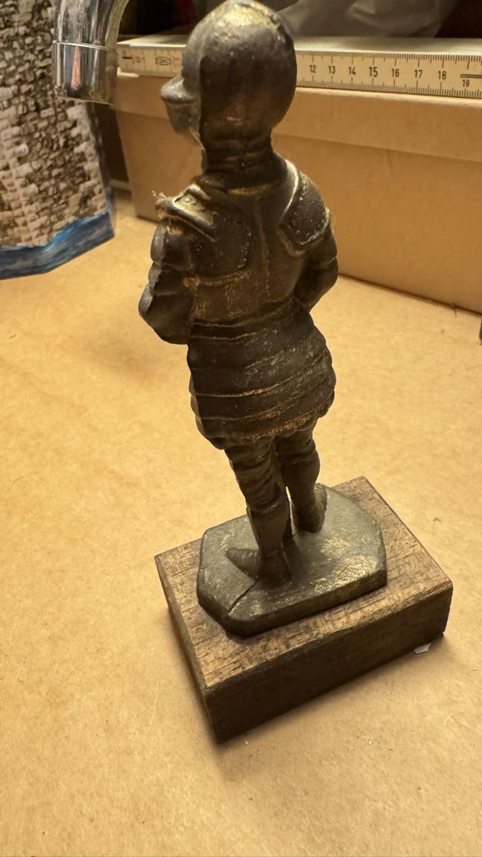 Statuette: Ritterfigur auf Sockel – Usato da Wettswil venduto da osoma99 5