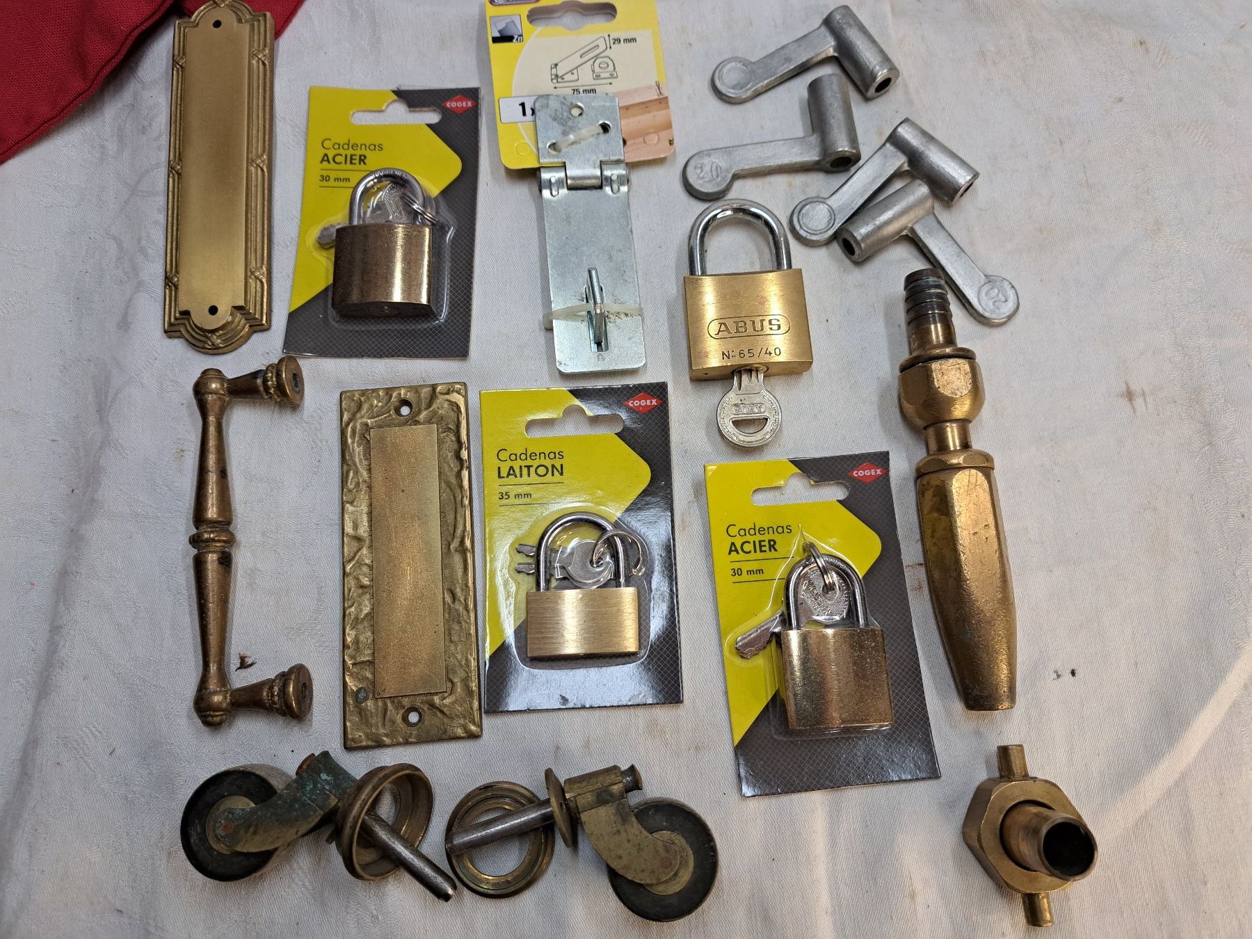 Lucchetti: ANCIENNE POIGNEE CADENAS DIVERS – Usato da couvet venduto da carlin01 1