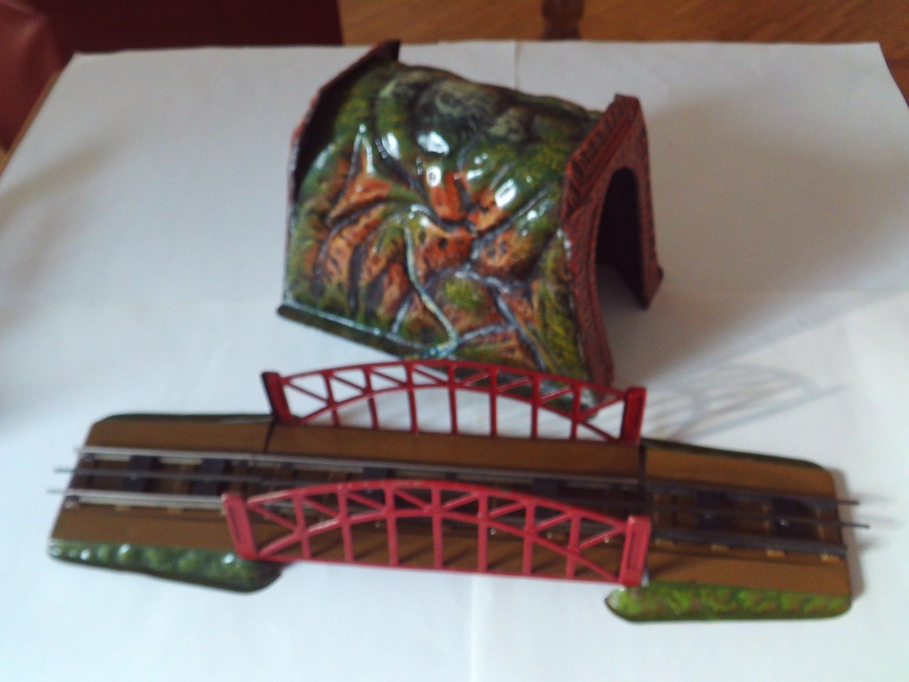 Märklin Modellini di ferrovie: Eisenbahnbrücke mit Tunnel – Usato da Wetzikon ZH venduto da Walti41