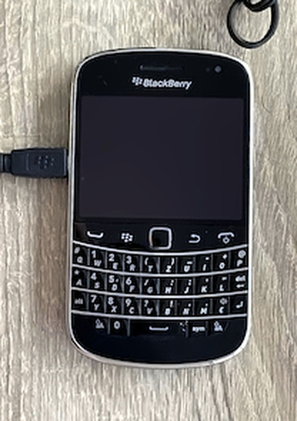 Blackberry Handys / Smartphones: BlackBerry Classic Smartphone mit Ladekabel und Netzstecker – Gebraucht aus Aarau von swue