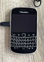 BlackBerry Classic Smartphone mit Ladekabel und Netzstecker