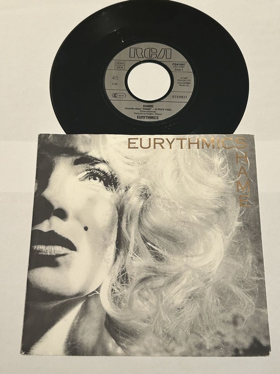 Dischi in vinile: Eurythmics. 1987. Shame – Usato da Faulensee venduto da Mizuno06