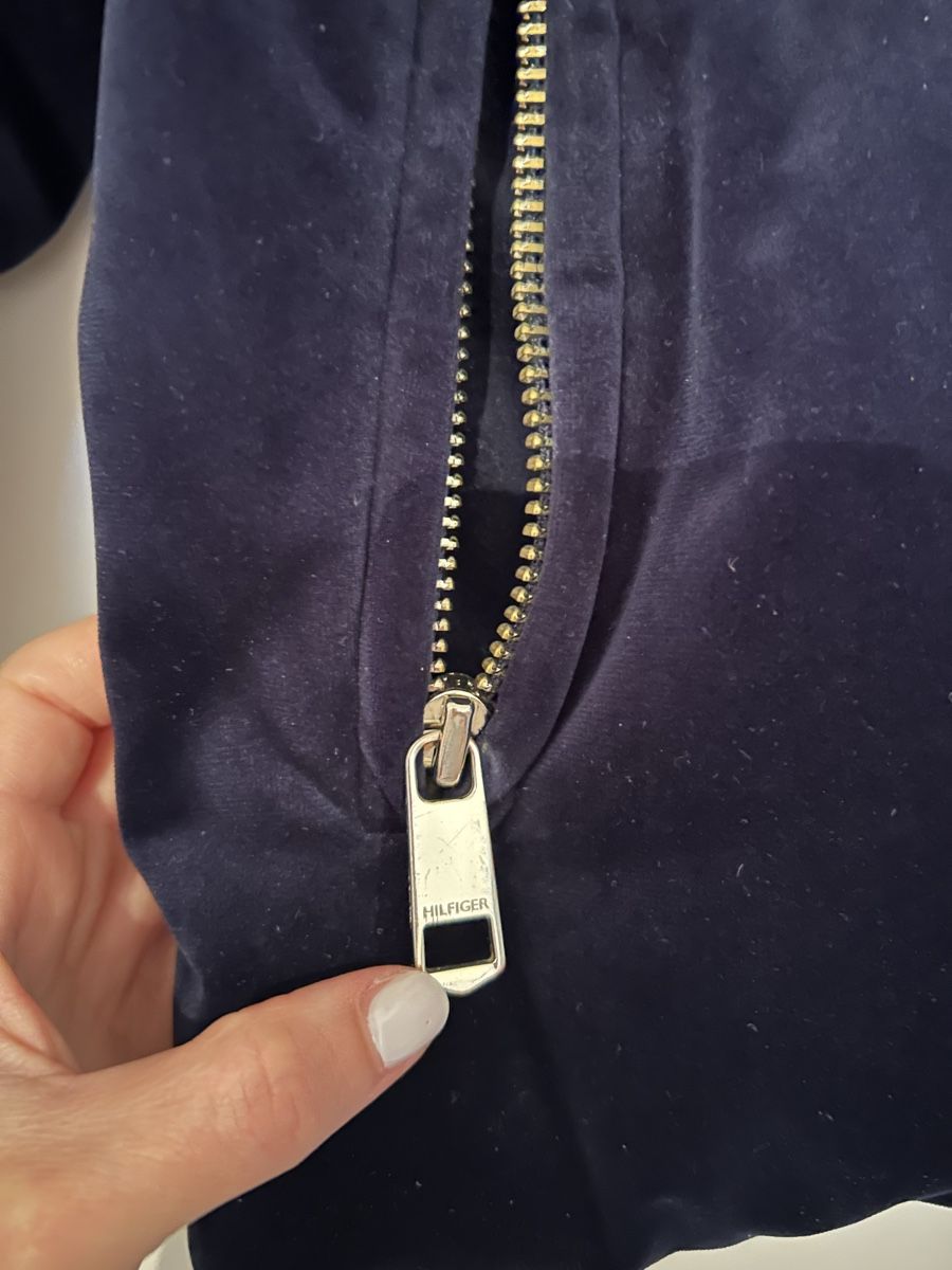 Tommy Hilfiger Giacche: Dunkelblaue Tommy Hilfiger Samt-Pufferjacke Gr. S – Usato da Wettingen venduto da sar_k7hg 3