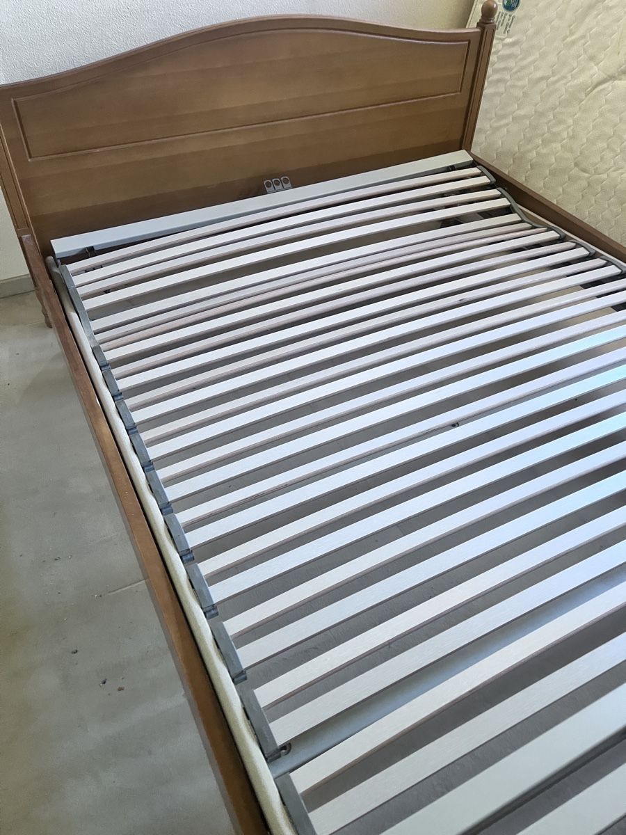 Letti: Holzbett mit Lattenrost 160x200cm – Usato da Kerns venduto da Sarah_Durrer 3