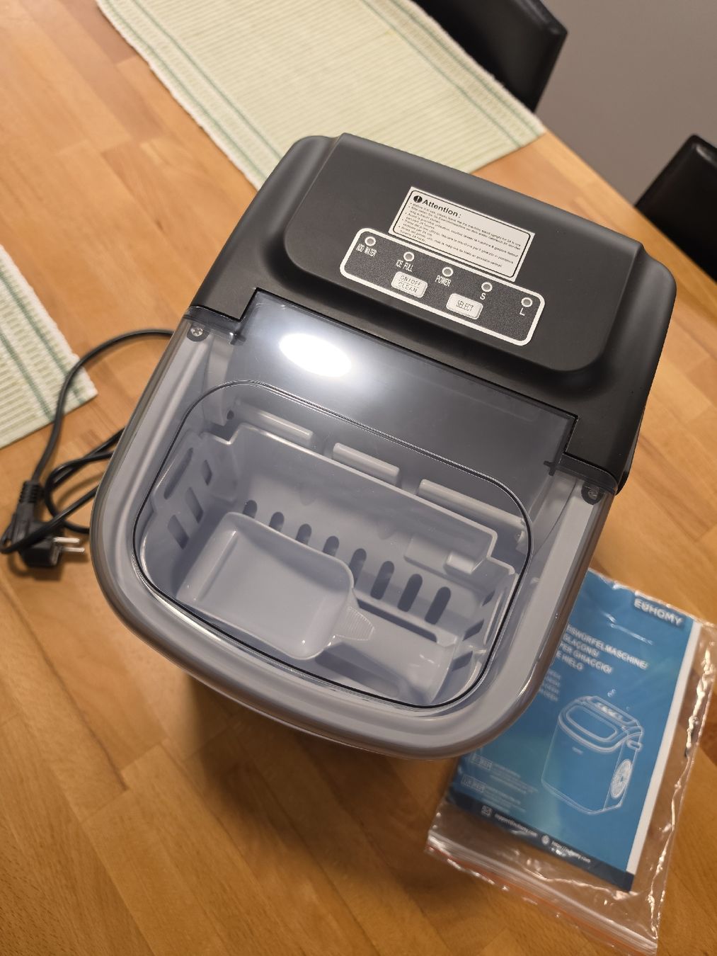 Elettrodomestici da cucina: Eiswürfelmaschine – Usato da Basel venduto da Bafidu 1