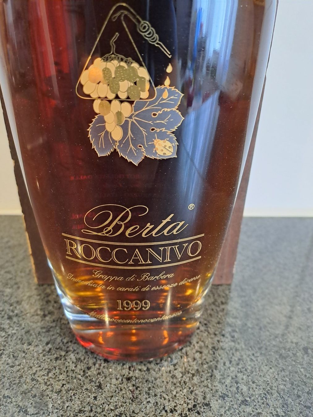 Berta Spirituosen: Berta Grappa Roccanivo 1999 mit OHK – Neu und originalverpackt aus Elsau von Kellerraeumung 5