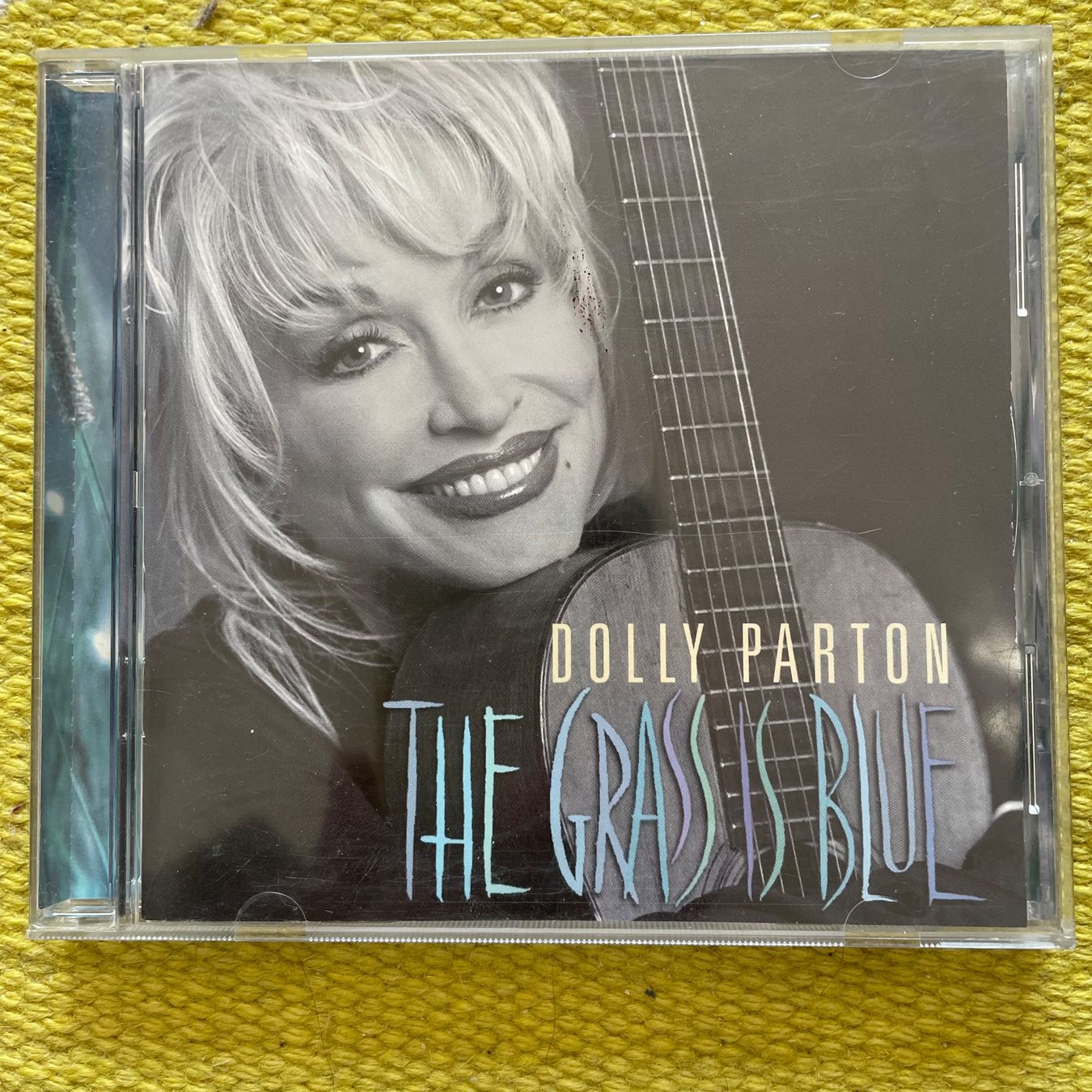 CDs: DOLLY PARTON-THE GRASS IS BLUE – Gebraucht aus Rorschacherberg von