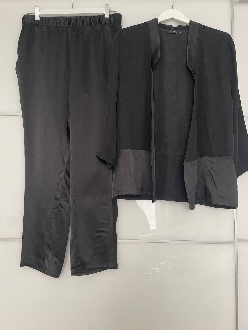 Completi & Tailleur: Stylein Silk Suit – Nuovo e nell'imballaggio originale da Zürich venduto da erica72