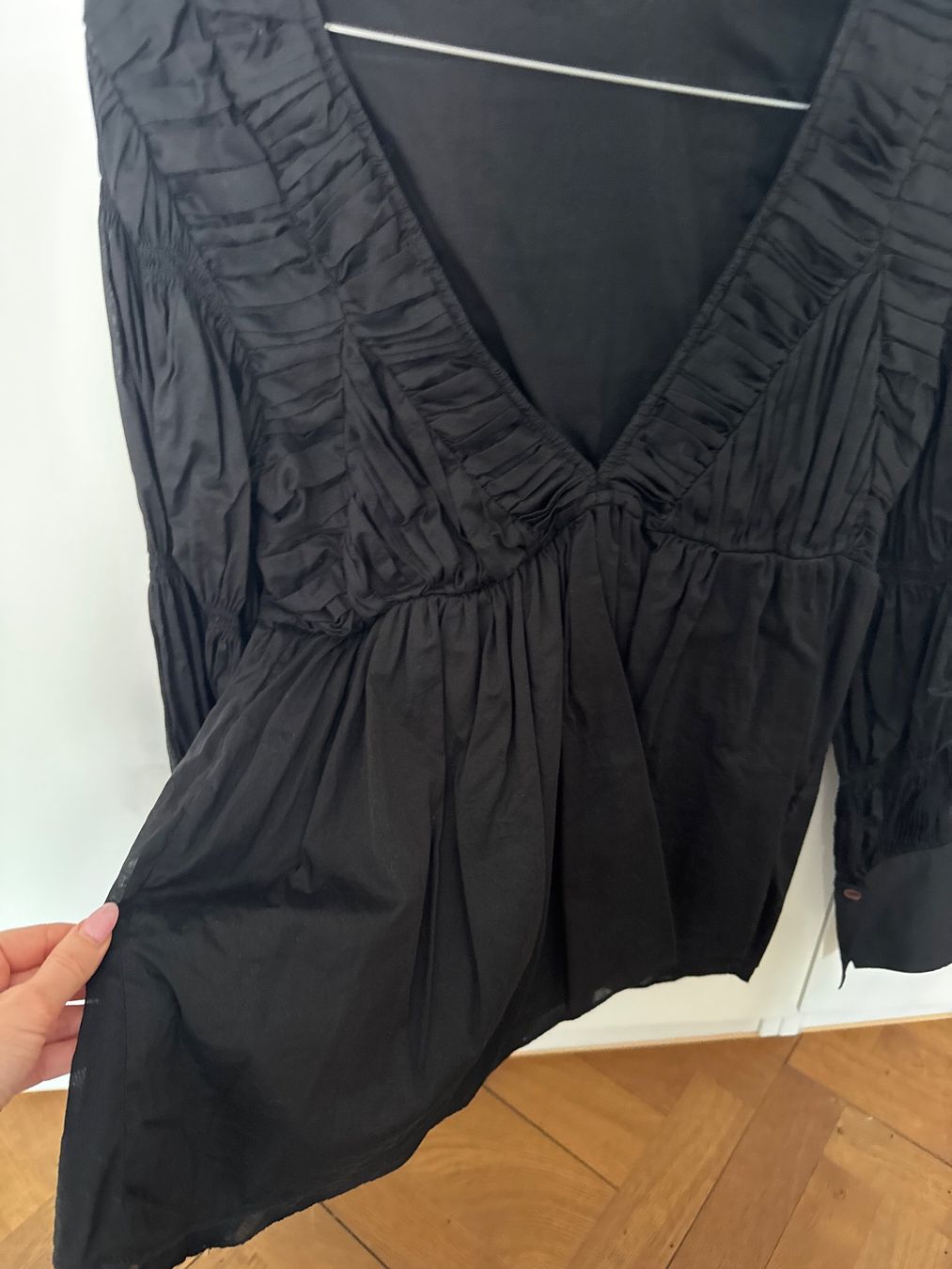 Zara Chemisiers: Zara Bluse mit elastischem Plissee in Schwarz – Neuf (Voir description) à Meilen par Emma_321 3