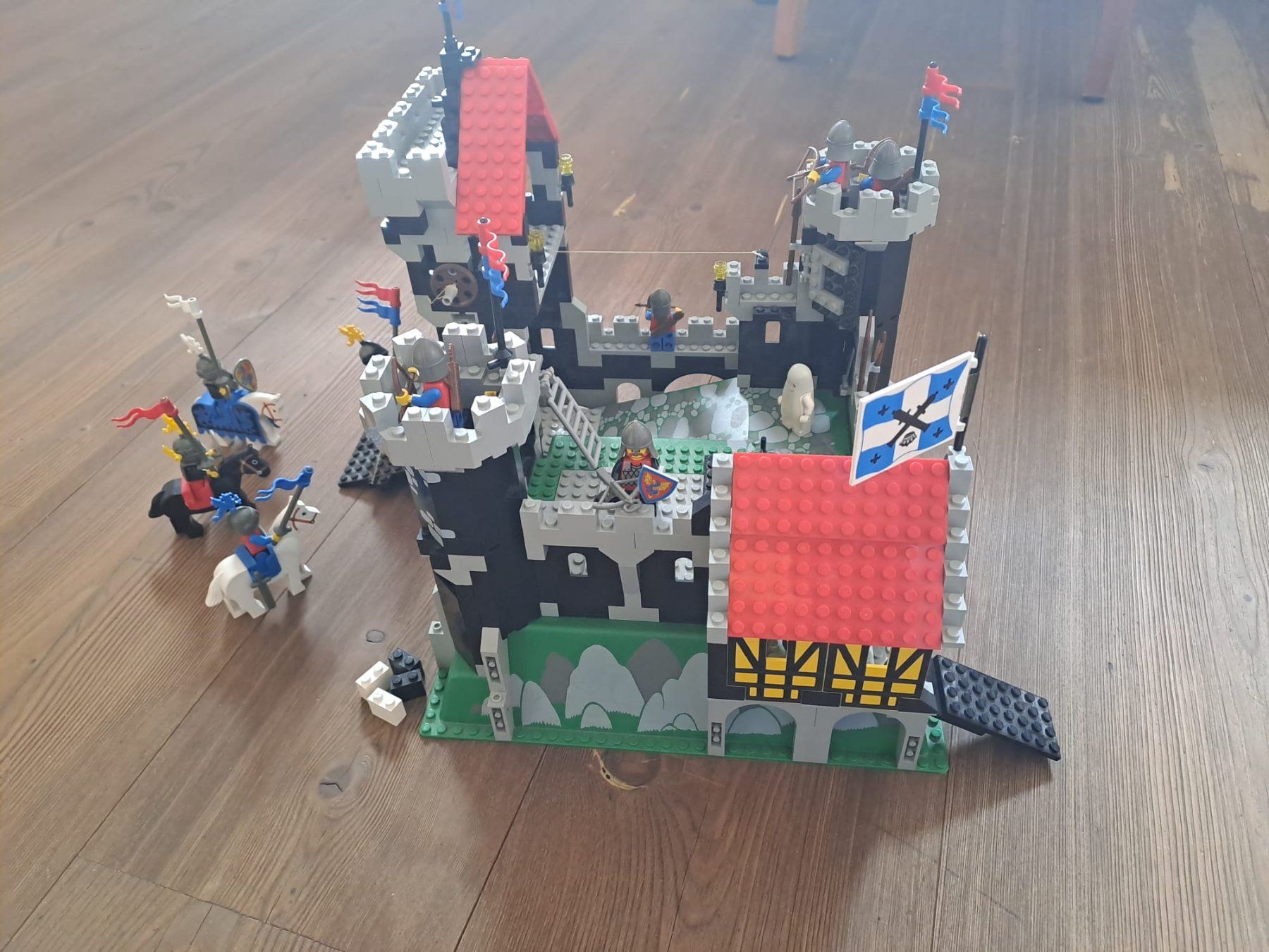 Lego Giocattoli: Lego System Burg 6086 – Usato da Leuk Stadt venduto da br__lpb6 2