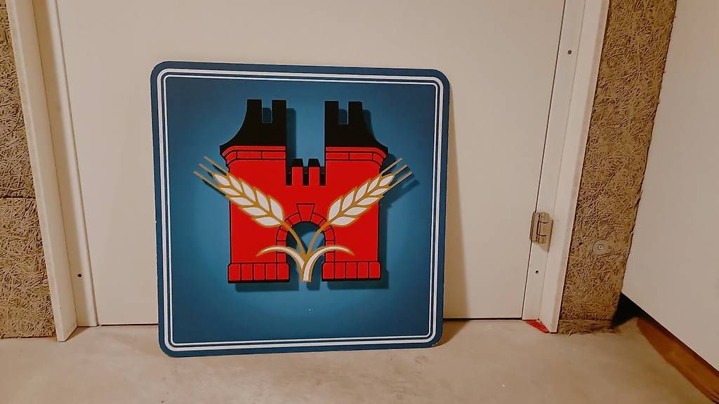 Feldschlösschen Insegne: Feldschlösschen 3D Reklameschild – Usato da Riehen venduto da Gpz