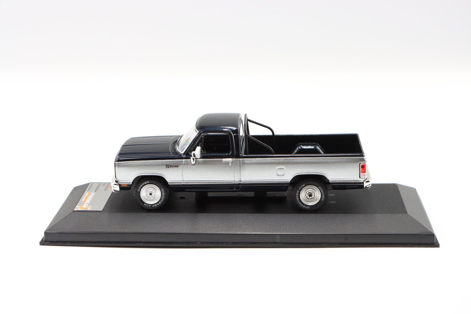 Dodge Modellini d'auto: Dodge Ram 1987 1:43 PremiumX – Nuovo (secondo la descrizione) da Bühl b.Aarberg venduto da modelldiecast 6